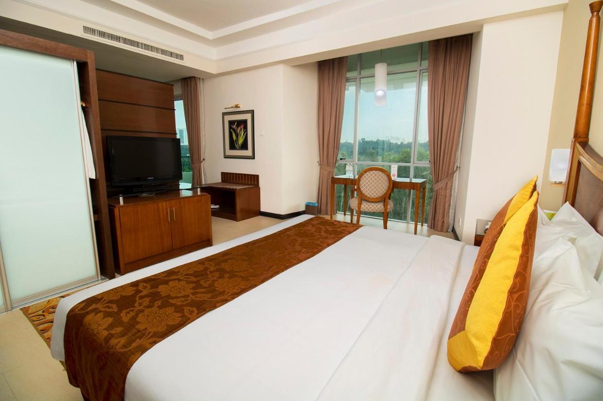 Nilai Springs Resort Hotel Esterno foto