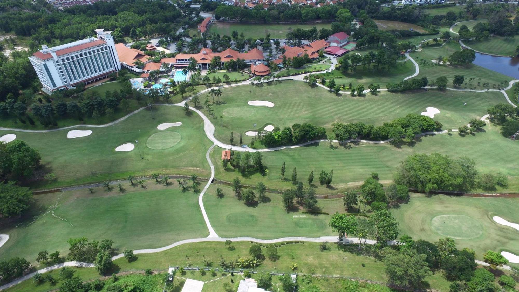 Nilai Springs Resort Hotel Esterno foto