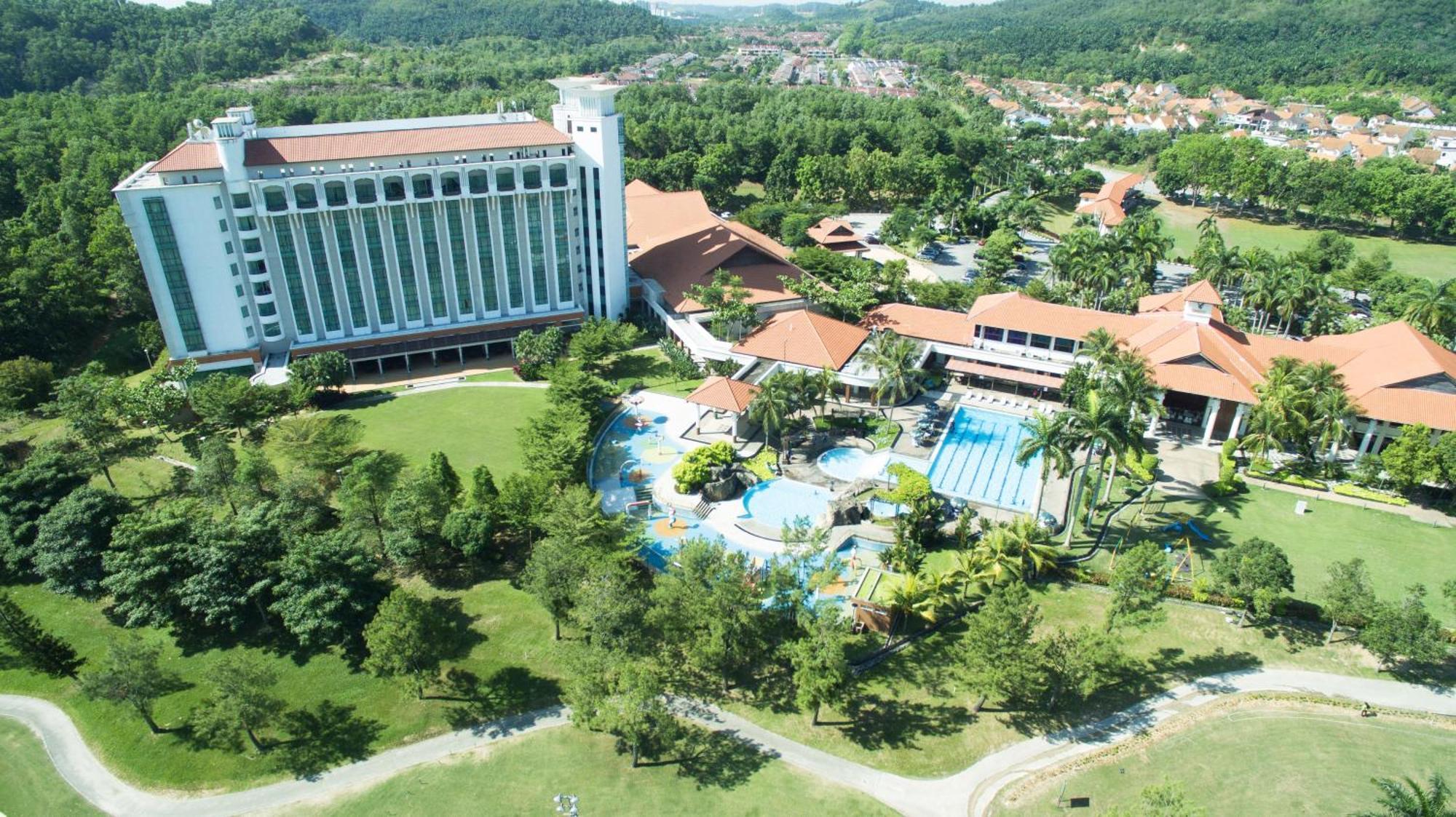 Nilai Springs Resort Hotel Esterno foto