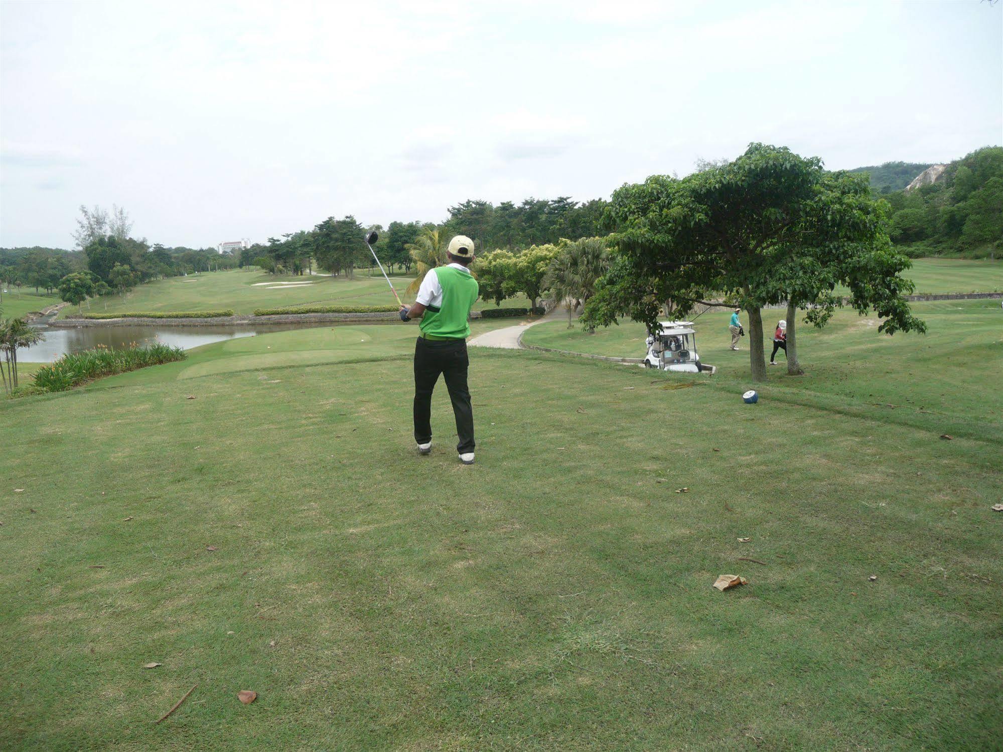 Nilai Springs Resort Hotel Esterno foto